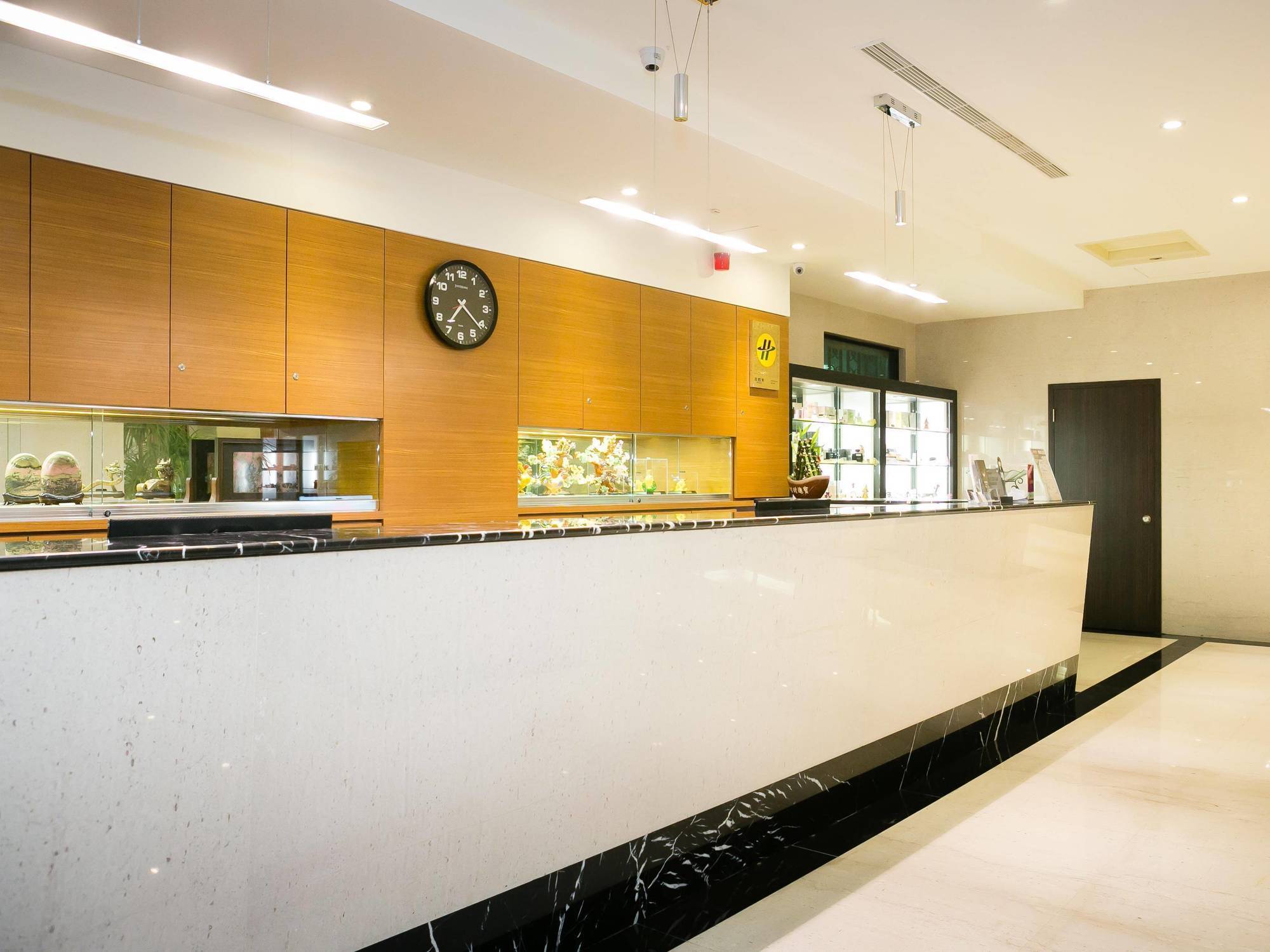 Wish Inn Hotel Kaohsiung Extérieur photo